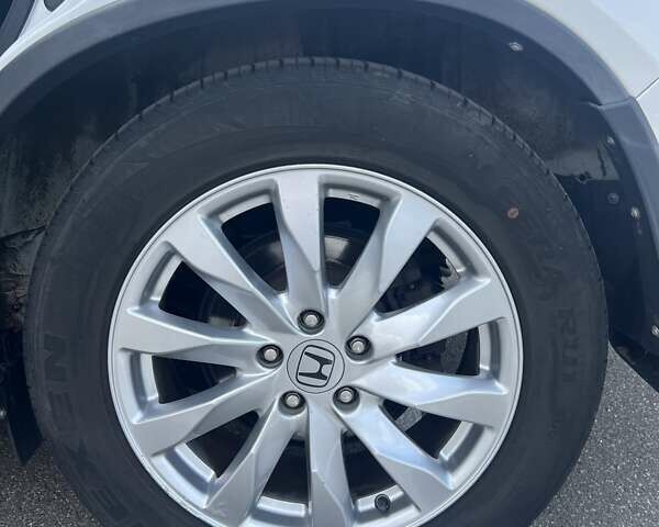 Белый Хонда СРВ, объемом двигателя 2 л и пробегом 171 тыс. км за 15000 $, фото 2 на Automoto.ua