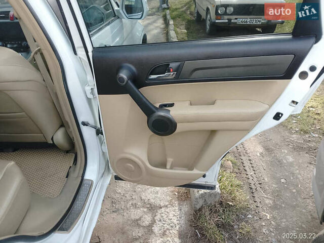 Белый Хонда СРВ, объемом двигателя 2.2 л и пробегом 228 тыс. км за 13300 $, фото 27 на Automoto.ua