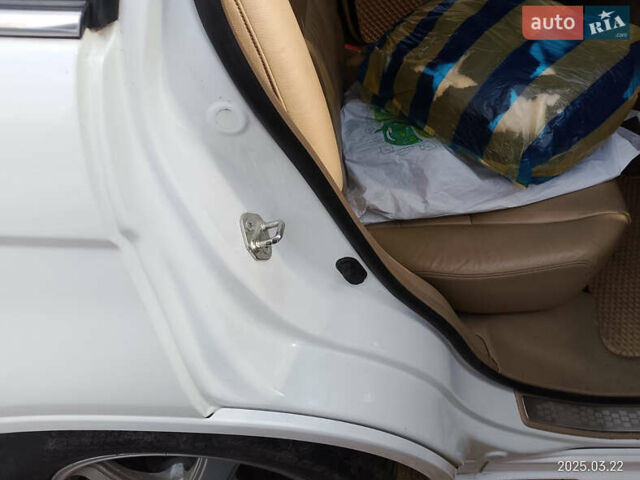 Белый Хонда СРВ, объемом двигателя 2.2 л и пробегом 228 тыс. км за 13300 $, фото 26 на Automoto.ua