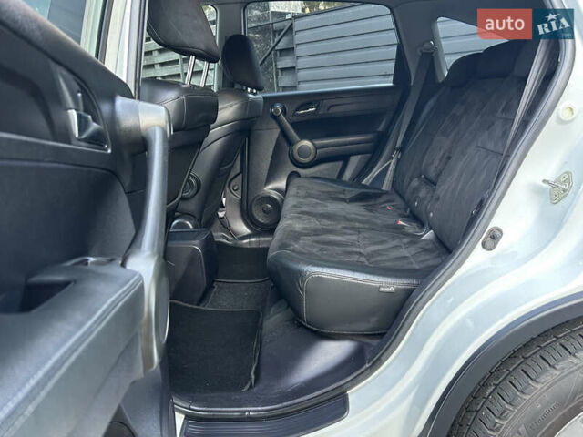 Белый Хонда СРВ, объемом двигателя 2 л и пробегом 280 тыс. км за 11999 $, фото 34 на Automoto.ua