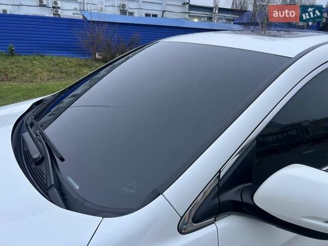 Белый Хонда СРВ, объемом двигателя 2.35 л и пробегом 113 тыс. км за 17200 $, фото 20 на Automoto.ua