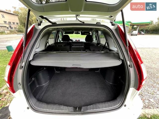 Белый Хонда СРВ, объемом двигателя 2.2 л и пробегом 212 тыс. км за 12500 $, фото 19 на Automoto.ua