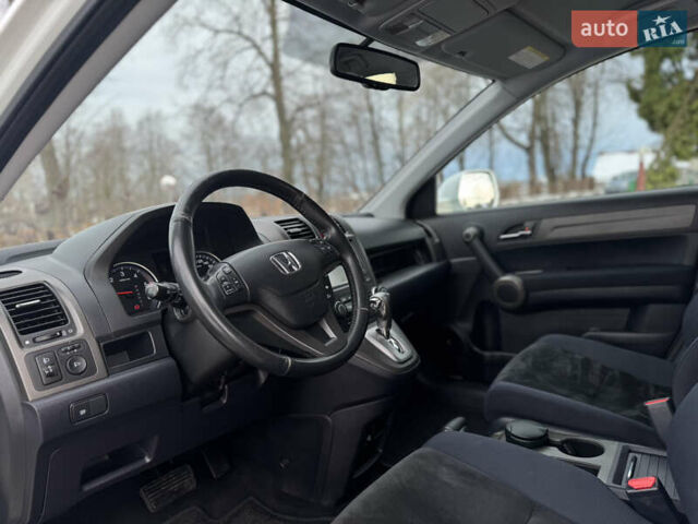 Белый Хонда СРВ, объемом двигателя 2.2 л и пробегом 177 тыс. км за 15500 $, фото 36 на Automoto.ua