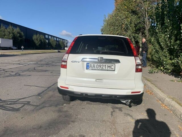 Белый Хонда СРВ, объемом двигателя 2 л и пробегом 165 тыс. км за 11700 $, фото 3 на Automoto.ua