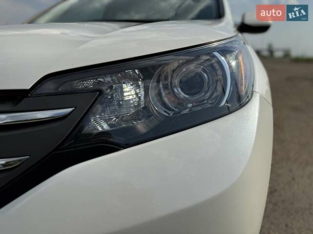 Белый Хонда СРВ, объемом двигателя 2.35 л и пробегом 182 тыс. км за 17000 $, фото 4 на Automoto.ua