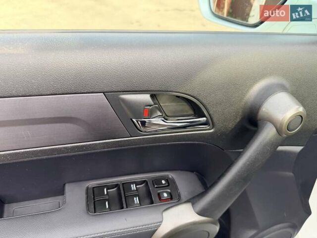 Белый Хонда СРВ, объемом двигателя 2.2 л и пробегом 195 тыс. км за 15800 $, фото 40 на Automoto.ua