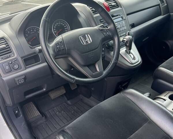 Белый Хонда СРВ, объемом двигателя 2 л и пробегом 171 тыс. км за 15000 $, фото 4 на Automoto.ua