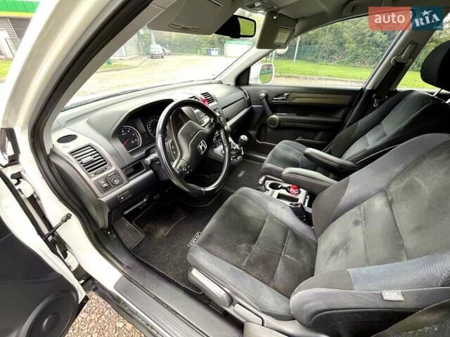 Белый Хонда СРВ, объемом двигателя 2.2 л и пробегом 212 тыс. км за 12500 $, фото 13 на Automoto.ua