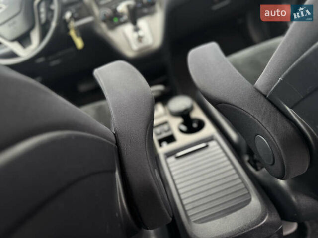 Белый Хонда СРВ, объемом двигателя 2.2 л и пробегом 177 тыс. км за 15500 $, фото 70 на Automoto.ua