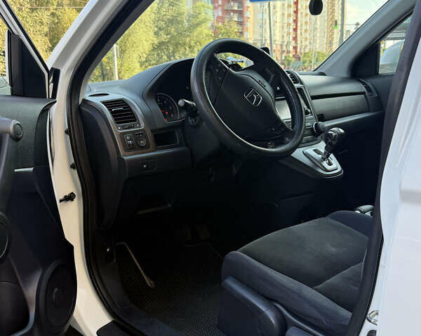 Белый Хонда СРВ, объемом двигателя 2.2 л и пробегом 276 тыс. км за 12200 $, фото 24 на Automoto.ua
