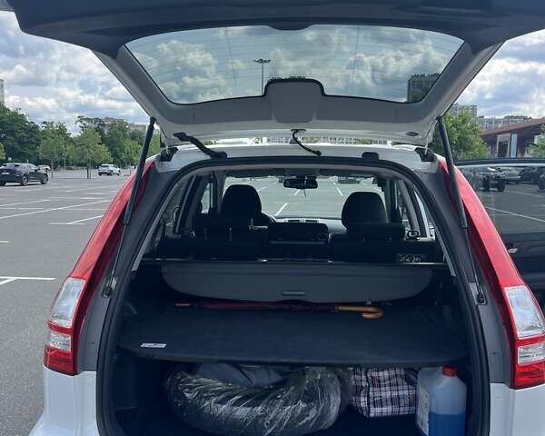 Белый Хонда СРВ, объемом двигателя 2 л и пробегом 171 тыс. км за 15000 $, фото 14 на Automoto.ua