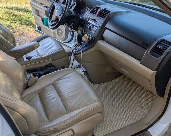 Белый Хонда СРВ, объемом двигателя 2 л и пробегом 124 тыс. км за 14499 $, фото 13 на Automoto.ua