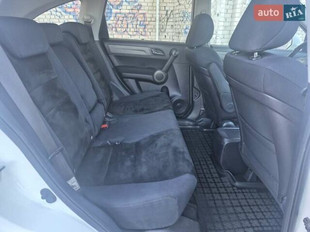Белый Хонда СРВ, объемом двигателя 2 л и пробегом 174 тыс. км за 13700 $, фото 30 на Automoto.ua