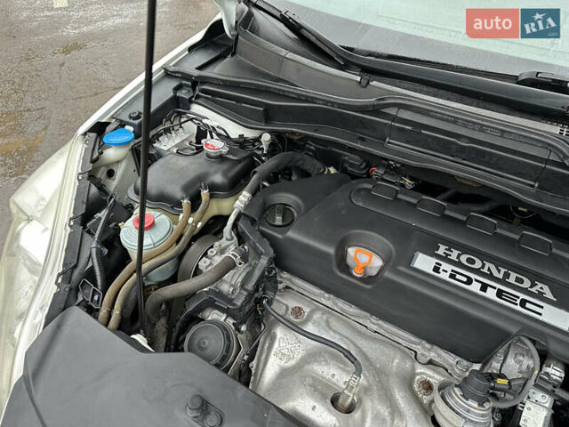 Белый Хонда СРВ, объемом двигателя 2.2 л и пробегом 227 тыс. км за 13800 $, фото 39 на Automoto.ua