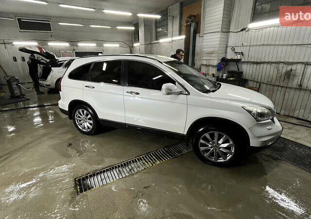 Белый Хонда СРВ, объемом двигателя 2 л и пробегом 128 тыс. км за 15000 $, фото 2 на Automoto.ua