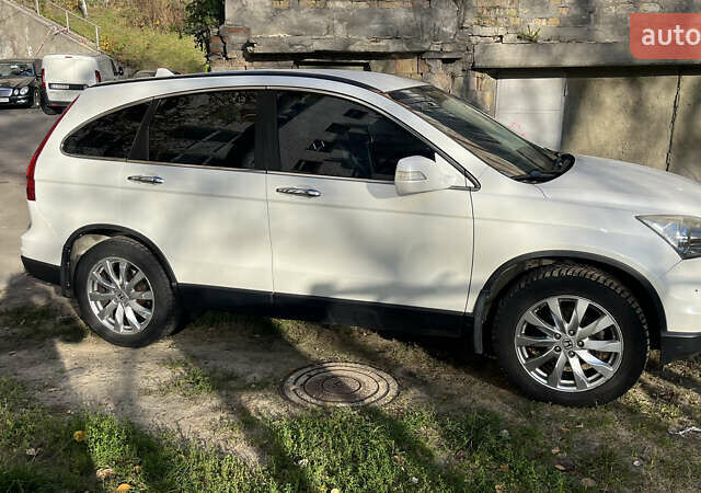 Белый Хонда СРВ, объемом двигателя 2 л и пробегом 128 тыс. км за 15000 $, фото 8 на Automoto.ua