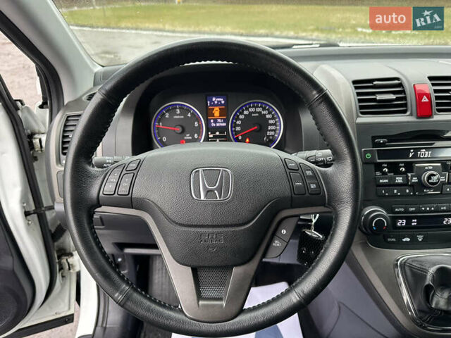 Белый Хонда СРВ, объемом двигателя 2.2 л и пробегом 227 тыс. км за 13800 $, фото 34 на Automoto.ua