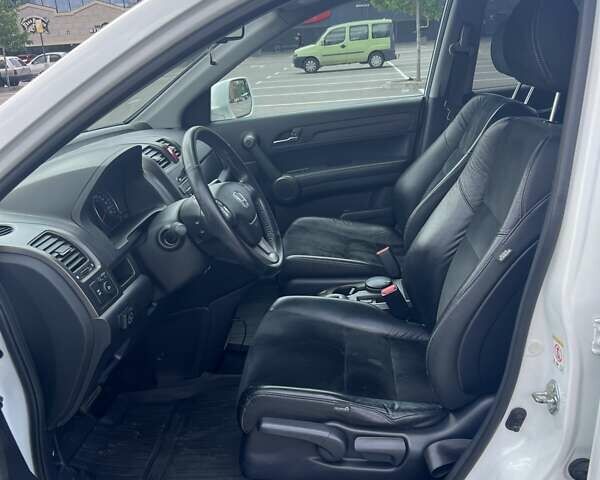 Белый Хонда СРВ, объемом двигателя 2 л и пробегом 171 тыс. км за 15000 $, фото 5 на Automoto.ua