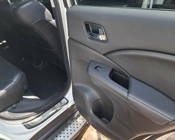 Белый Хонда СРВ, объемом двигателя 2.2 л и пробегом 270 тыс. км за 16500 $, фото 7 на Automoto.ua