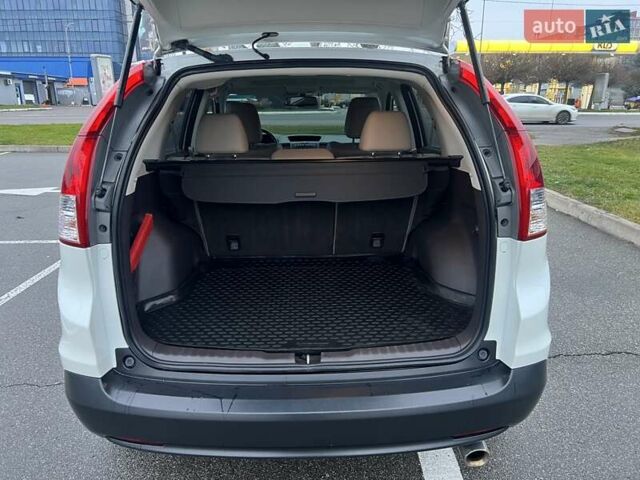 Белый Хонда СРВ, объемом двигателя 2.35 л и пробегом 113 тыс. км за 17200 $, фото 23 на Automoto.ua