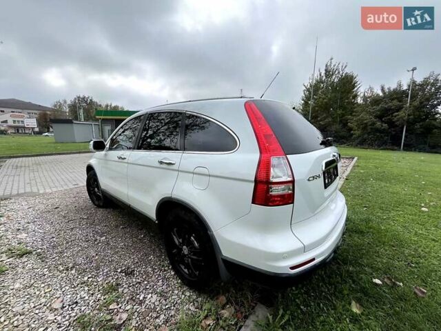 Белый Хонда СРВ, объемом двигателя 2.2 л и пробегом 212 тыс. км за 12500 $, фото 2 на Automoto.ua