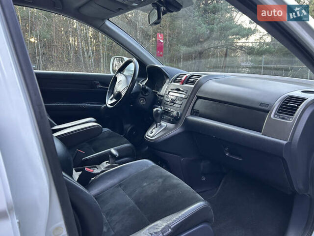 Белый Хонда СРВ, объемом двигателя 2 л и пробегом 280 тыс. км за 11999 $, фото 46 на Automoto.ua