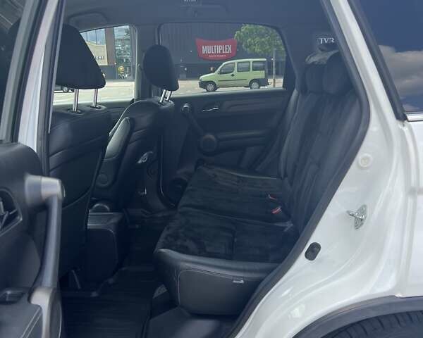 Белый Хонда СРВ, объемом двигателя 2 л и пробегом 171 тыс. км за 15000 $, фото 11 на Automoto.ua