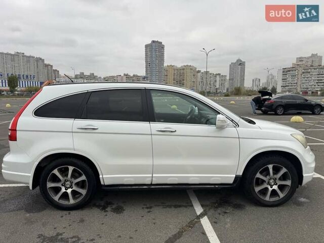 Хонда СРВ 2012 в Киеве на Automoto.ua Белый Хонда СРВ, объемом двигателя 2.4 л и пробегом 254 тыс. км за 13800 $, фото 2 на Automoto.ua