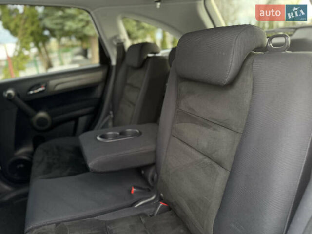 Белый Хонда СРВ, объемом двигателя 2.2 л и пробегом 177 тыс. км за 15500 $, фото 76 на Automoto.ua