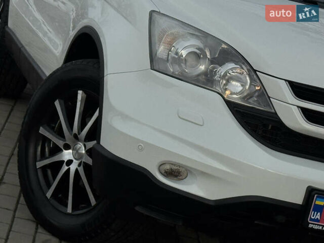 Белый Хонда СРВ, объемом двигателя 2.2 л и пробегом 177 тыс. км за 15500 $, фото 6 на Automoto.ua