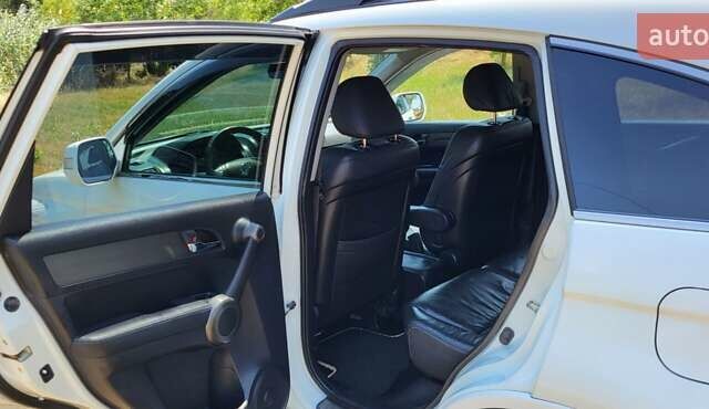 Белый Хонда СРВ, объемом двигателя 2.35 л и пробегом 147 тыс. км за 15900 $, фото 12 на Automoto.ua