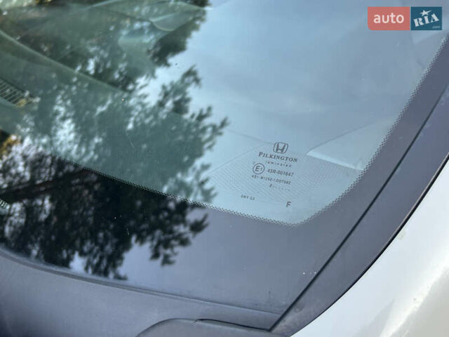 Белый Хонда СРВ, объемом двигателя 2 л и пробегом 280 тыс. км за 11999 $, фото 16 на Automoto.ua