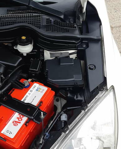 Білий Хонда СРВ, об'ємом двигуна 2.2 л та пробігом 230 тис. км за 14800 $, фото 9 на Automoto.ua