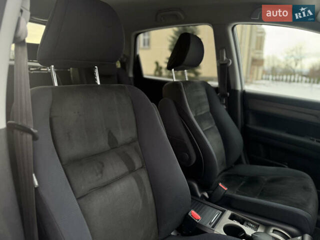 Белый Хонда СРВ, объемом двигателя 2.2 л и пробегом 177 тыс. км за 15500 $, фото 61 на Automoto.ua