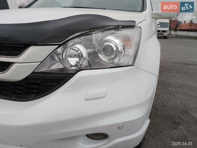 Белый Хонда СРВ, объемом двигателя 2.2 л и пробегом 228 тыс. км за 13300 $, фото 2 на Automoto.ua