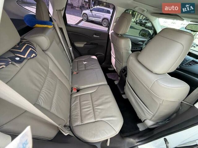 Белый Хонда СРВ, объемом двигателя 2.35 л и пробегом 316 тыс. км за 15000 $, фото 4 на Automoto.ua