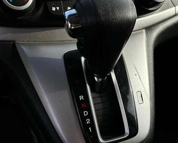 Белый Хонда СРВ, объемом двигателя 2.35 л и пробегом 175 тыс. км за 16500 $, фото 26 на Automoto.ua