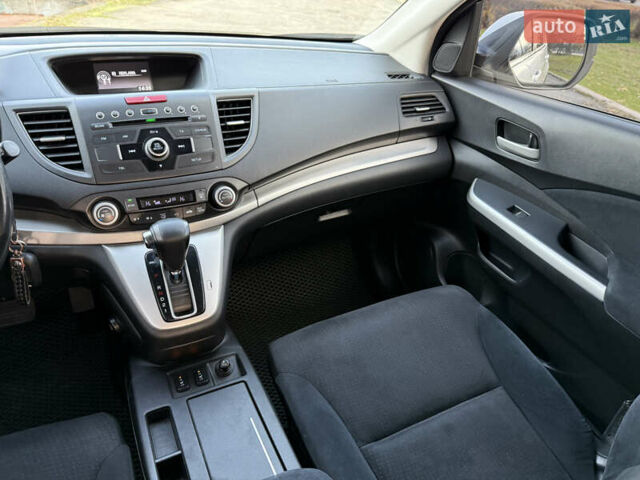 Белый Хонда СРВ, объемом двигателя 2.35 л и пробегом 167 тыс. км за 15500 $, фото 27 на Automoto.ua