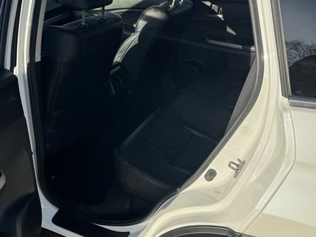 Белый Хонда СРВ, объемом двигателя 2.4 л и пробегом 179 тыс. км за 15900 $, фото 6 на Automoto.ua