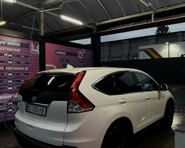 Белый Хонда СРВ, объемом двигателя 2.2 л и пробегом 208 тыс. км за 17200 $, фото 1 на Automoto.ua