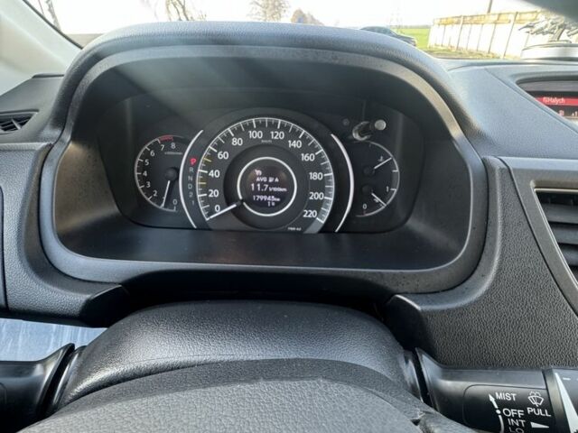 Белый Хонда СРВ, объемом двигателя 2.4 л и пробегом 179 тыс. км за 15900 $, фото 7 на Automoto.ua