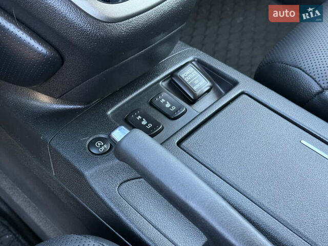 Белый Хонда СРВ, объемом двигателя 2.2 л и пробегом 254 тыс. км за 16950 $, фото 27 на Automoto.ua