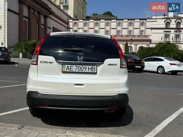 Белый Хонда СРВ, объемом двигателя 2.35 л и пробегом 316 тыс. км за 15000 $, фото 2 на Automoto.ua