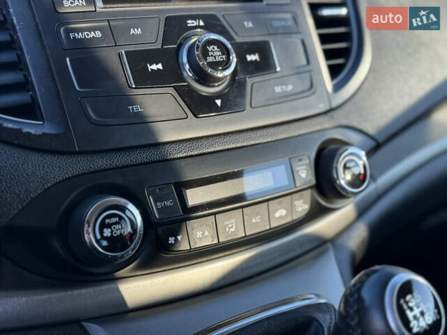 Белый Хонда СРВ, объемом двигателя 2.2 л и пробегом 254 тыс. км за 16950 $, фото 25 на Automoto.ua