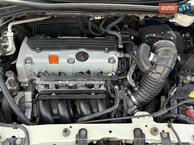 Белый Хонда СРВ, объемом двигателя 2.35 л и пробегом 316 тыс. км за 15000 $, фото 10 на Automoto.ua