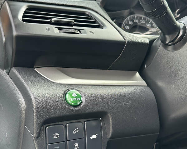 Білий Хонда СРВ, об'ємом двигуна 2.2 л та пробігом 181 тис. км за 20300 $, фото 23 на Automoto.ua