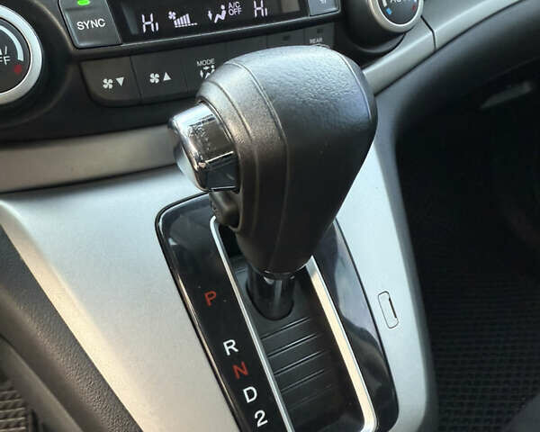 Белый Хонда СРВ, объемом двигателя 2.35 л и пробегом 167 тыс. км за 15500 $, фото 20 на Automoto.ua