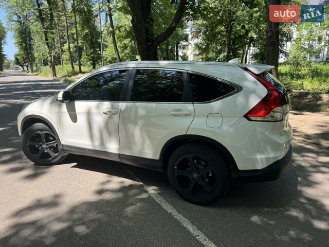 Белый Хонда СРВ, объемом двигателя 2.35 л и пробегом 200 тыс. км за 15500 $, фото 6 на Automoto.ua