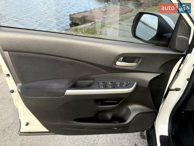 Белый Хонда СРВ, объемом двигателя 2.35 л и пробегом 167 тыс. км за 15500 $, фото 26 на Automoto.ua