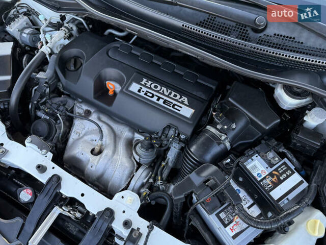 Белый Хонда СРВ, объемом двигателя 2.2 л и пробегом 254 тыс. км за 16950 $, фото 44 на Automoto.ua